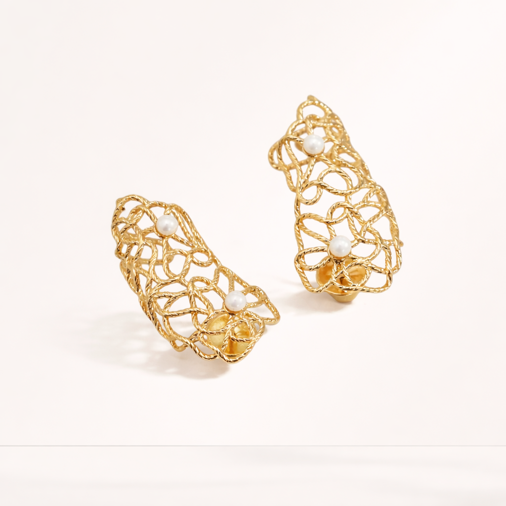 Vereda Dourada | Pearl Ear Cuff