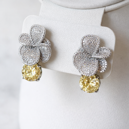 Bruma | Silver Zirconia Flower Earrings with Yellow Stone
