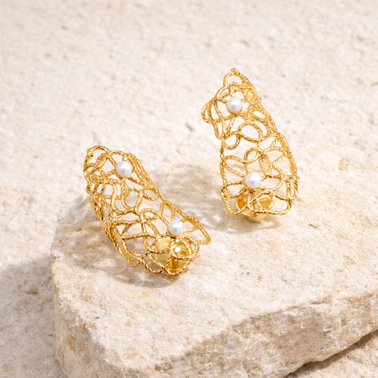 Vereda Dourada | Pearl Ear Cuff